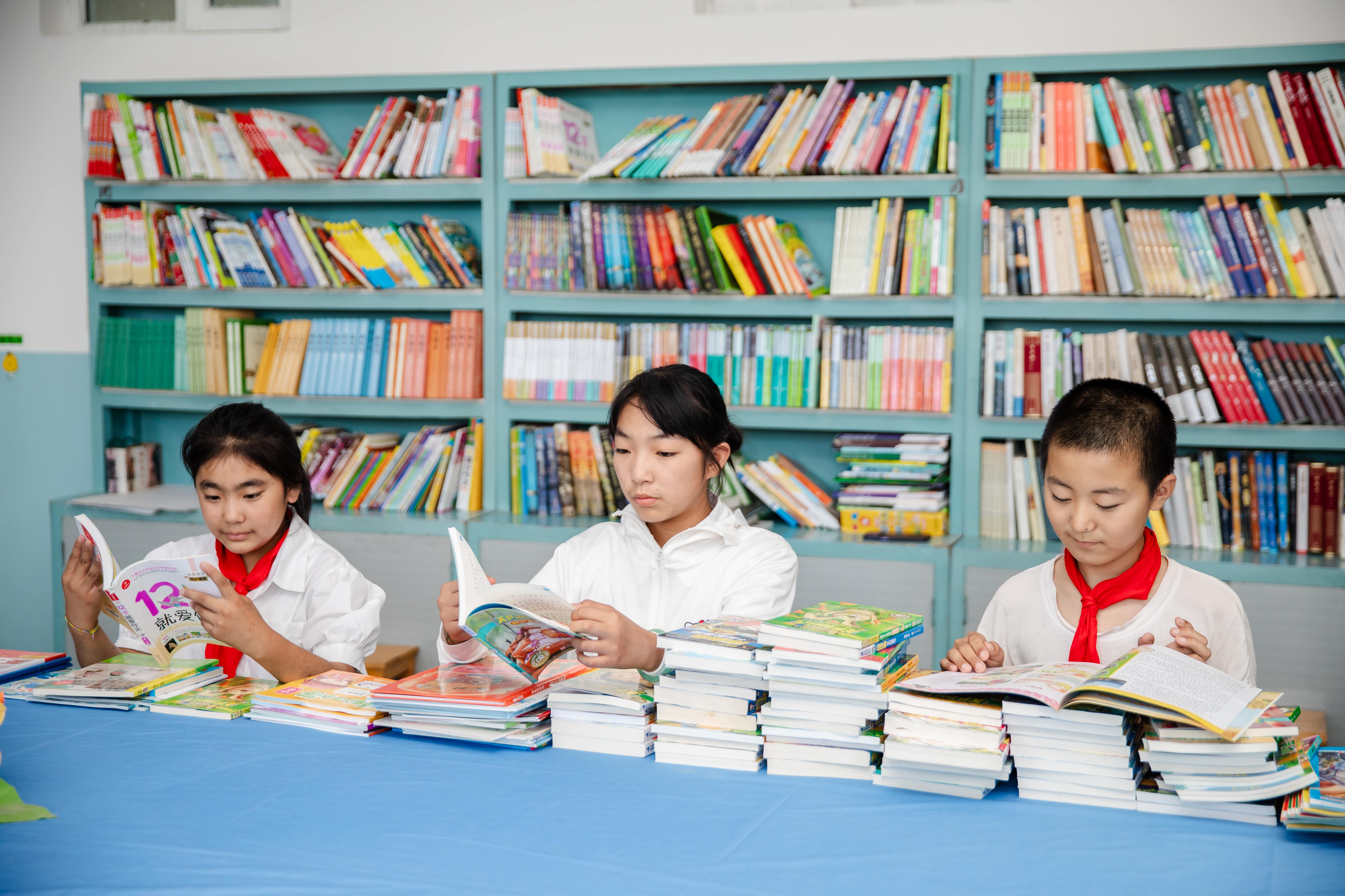 天津高校大学生记者走进开云足球体育_开云足球(中国)
公益小学开展“书香悦读，筑梦成长”活动